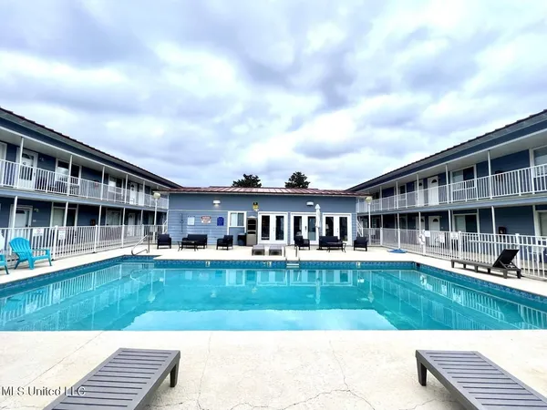 $1,895 | 1664 Beach Boulevard, Unit 151, Biloxi, MS 39531