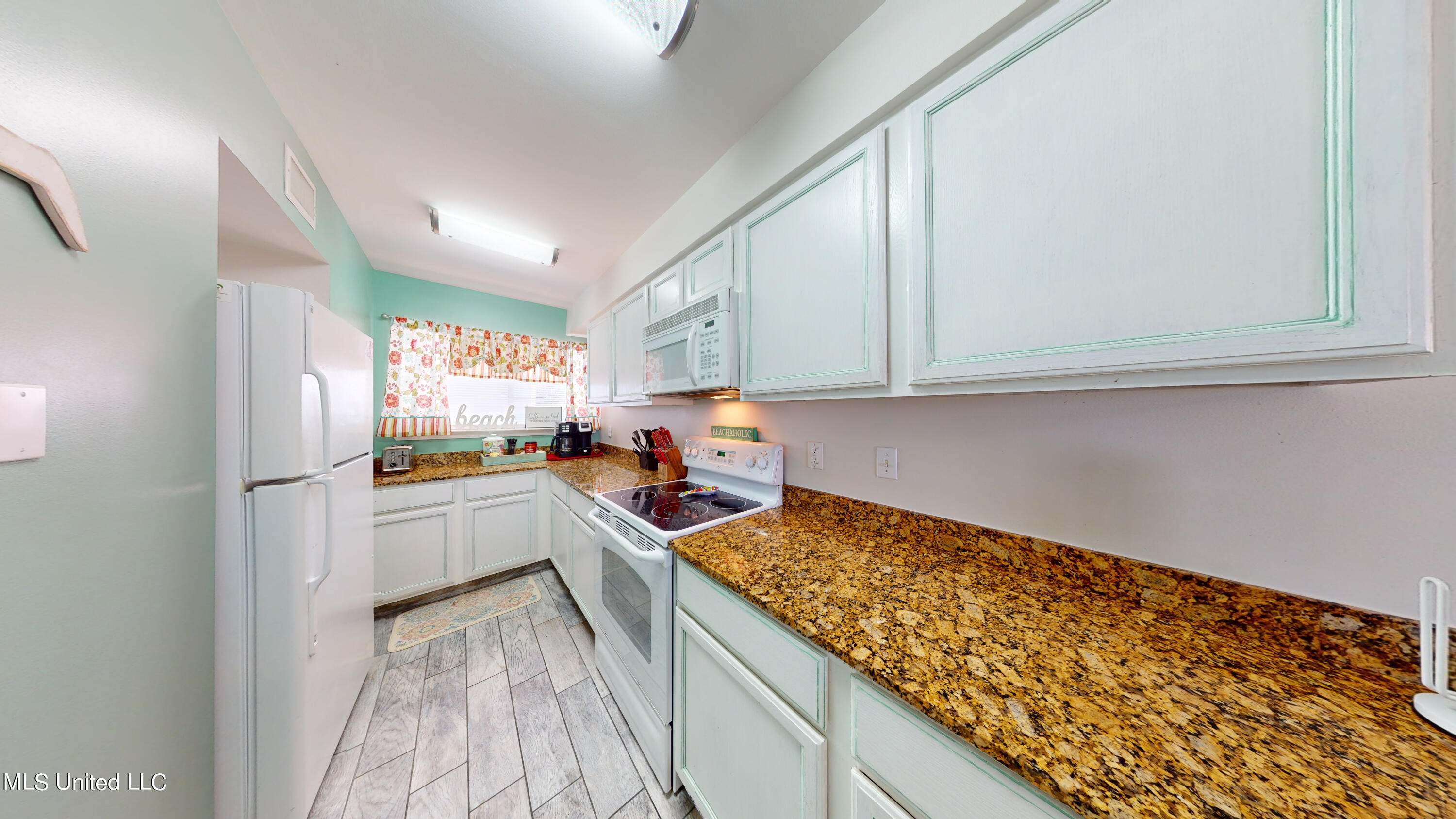 1664 Beach Boulevard, Unit 151 Biloxi, MS 39531 - Photo 3 of 16 06142024_212718