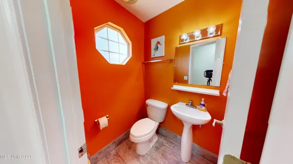 $1,895 | 1664 Beach Boulevard, Unit 151, Biloxi, MS 39531