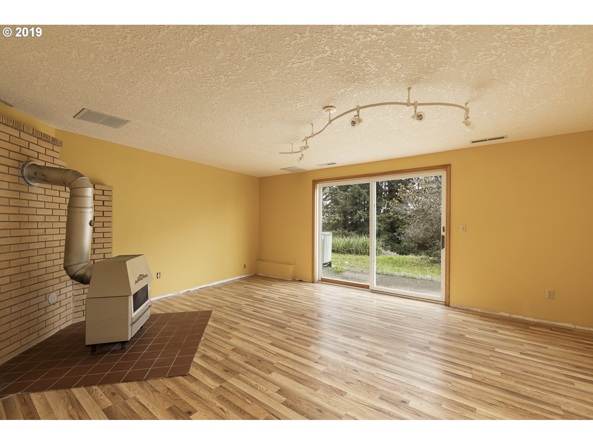 32698 Southwest Ladd Hill Road Wilsonville, OR 97070 - Photo 14 of 27