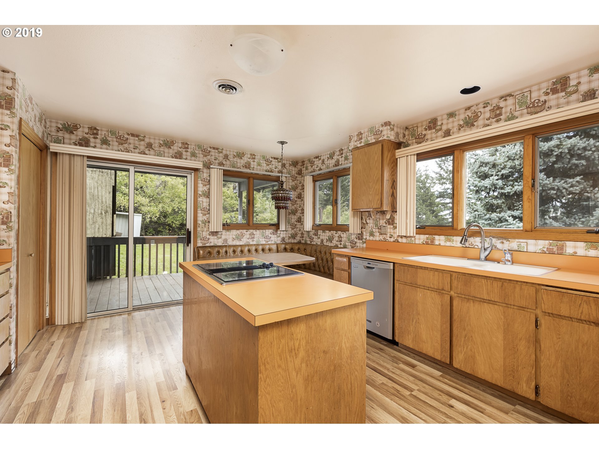 32698 Southwest Ladd Hill Road Wilsonville, OR 97070 - Photo 6 of 27