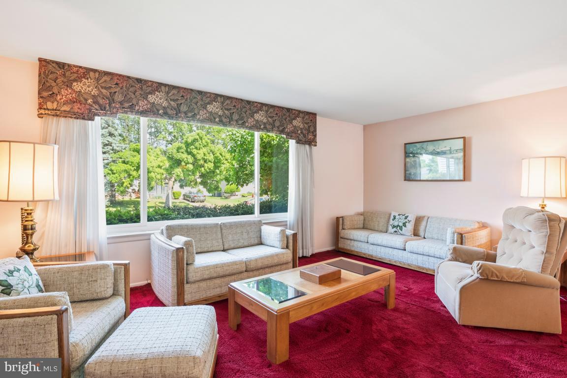 9735 Glenhope Road Philadelphia, PA 19115 - Photo 12 of 33 Gallery Image 12