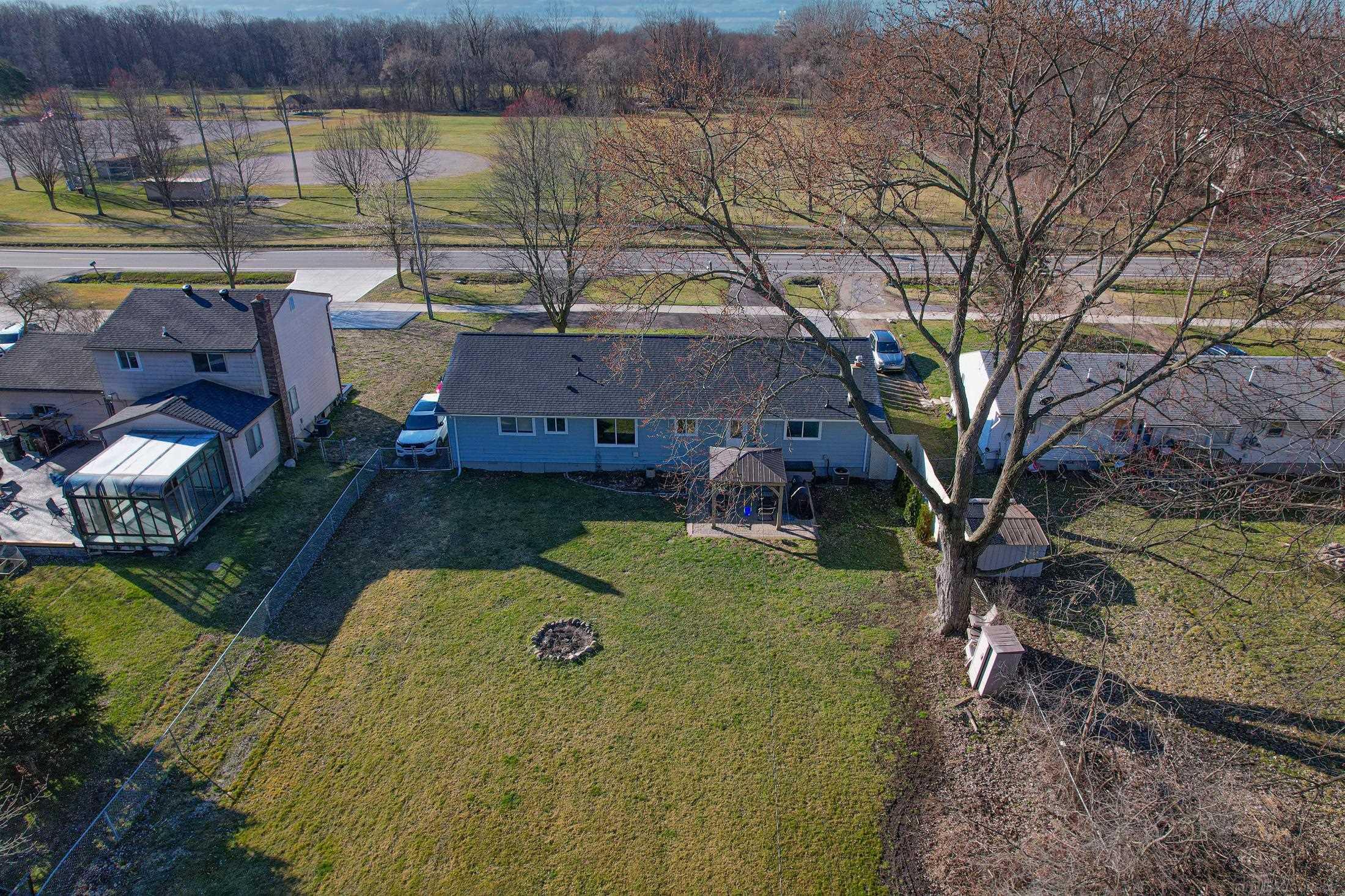 8869 21 Mile Road Utica, MI 48317 - Photo 3 of 22 50135718-991fa131-298c-4bb4-9efe-f83e67ba4501.JPG