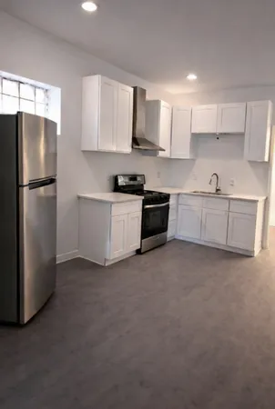 $1,800 | 4519 West Thomas Street, Unit 1, Chicago, IL 60651