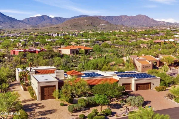 $1,949,000 | 8944 East Lazywood Place, Carefree, AZ 85377