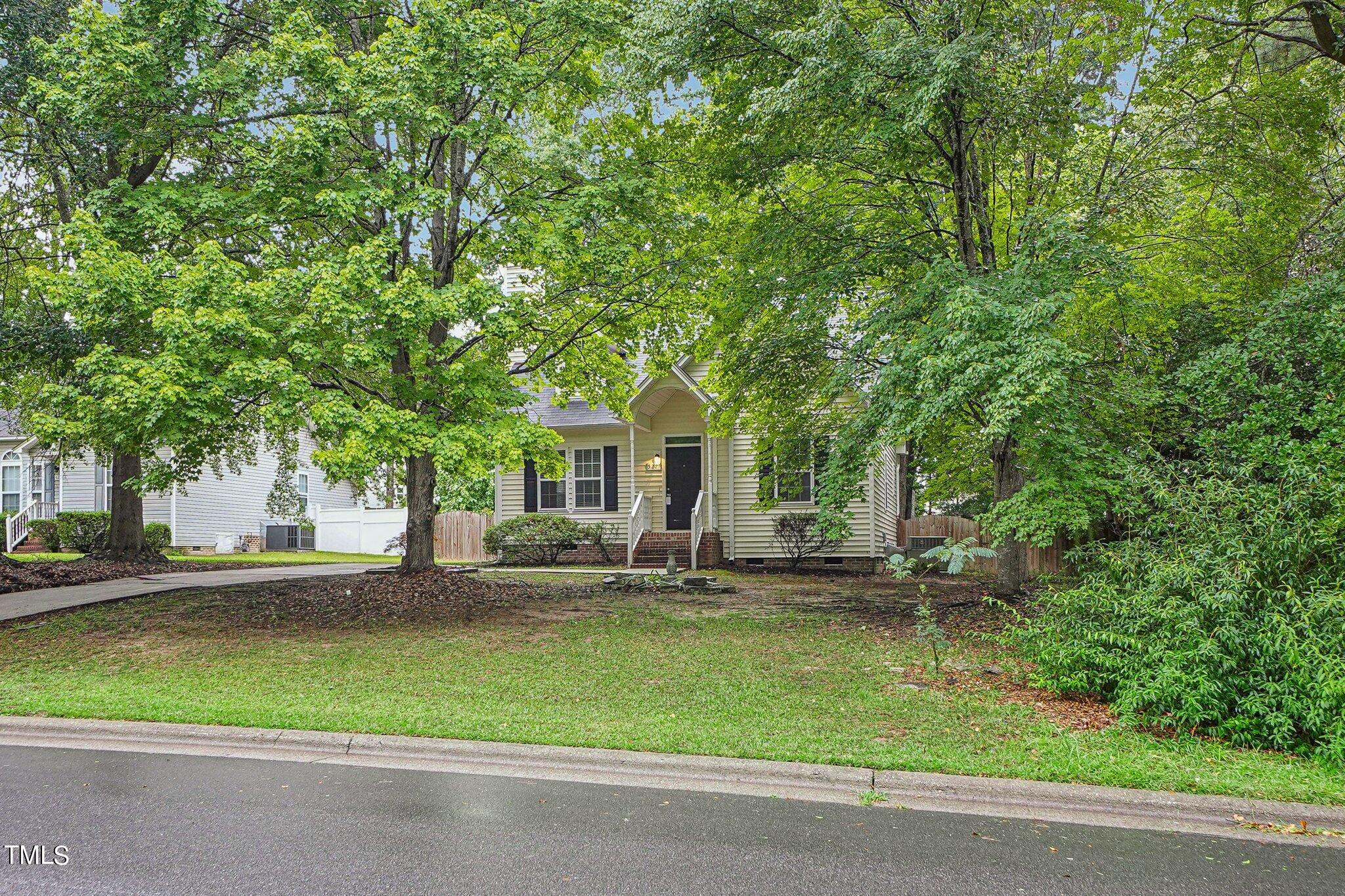 5221 Pronghorn Lane Raleigh, NC 27610 - Photo 2 of 29 Pronghorn Ln-002