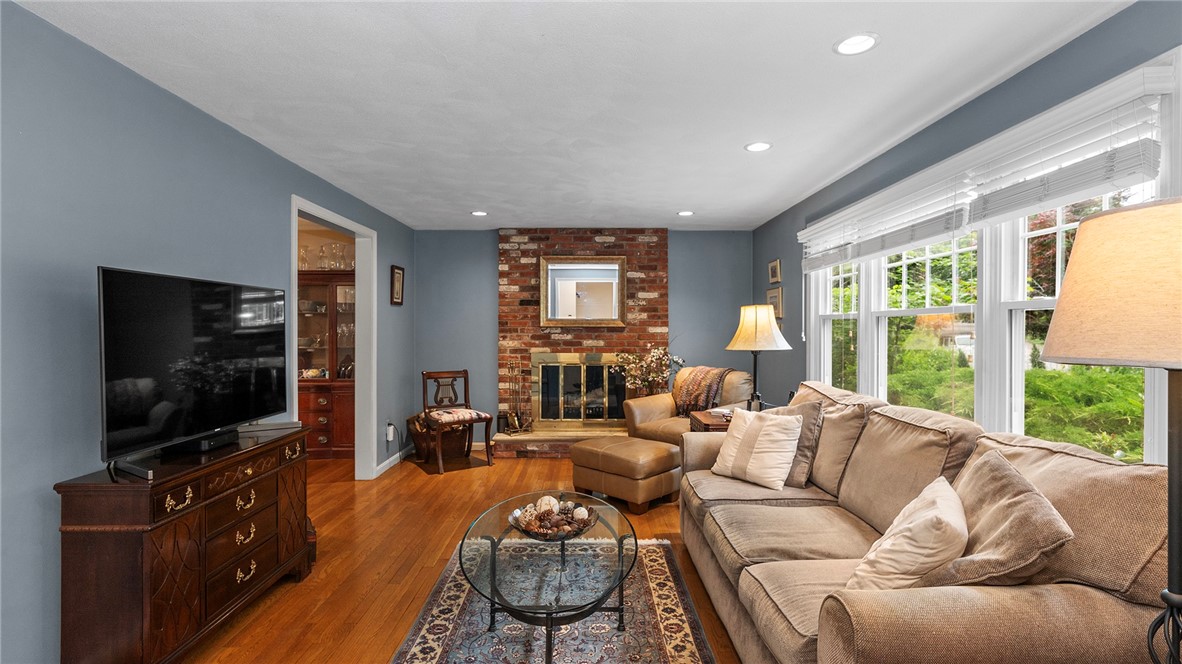 40 Sage Drive Warwick, RI 02886 - Photo 11 of 42