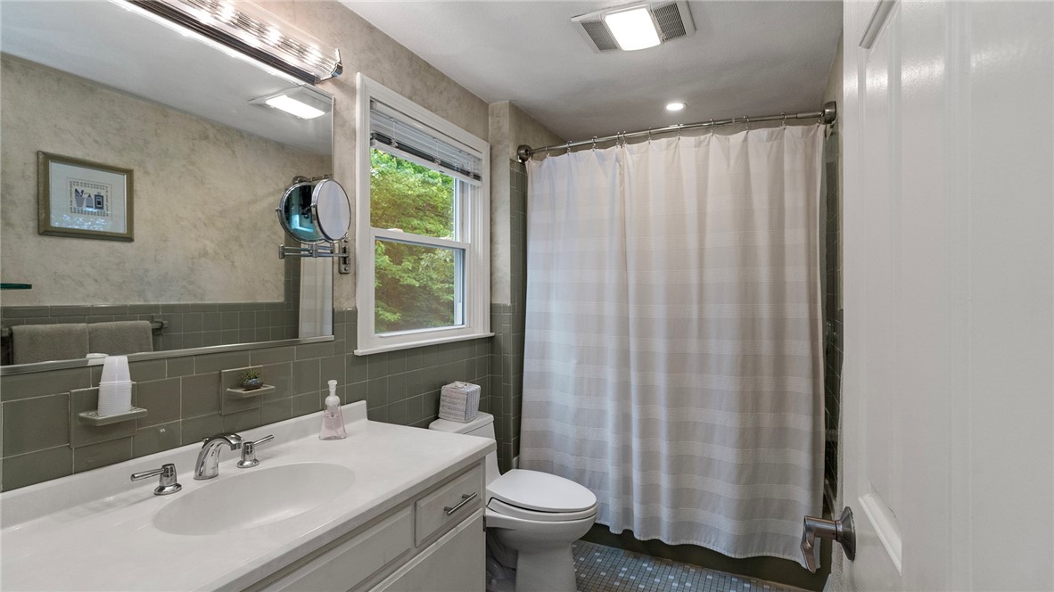 40 Sage Drive Warwick, RI 02886 - Photo 30 of 42