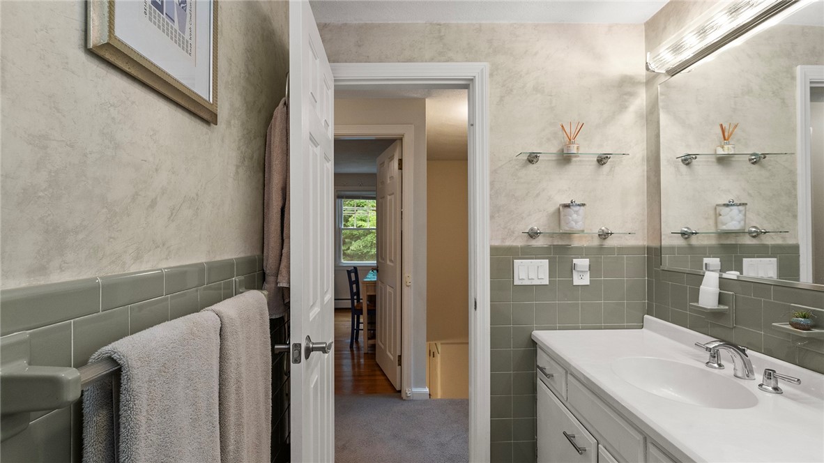 40 Sage Drive Warwick, RI 02886 - Photo 31 of 42