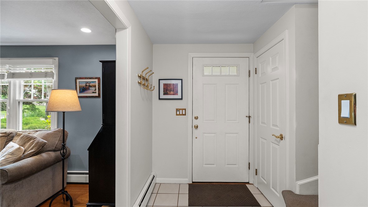 40 Sage Drive Warwick, RI 02886 - Photo 8 of 42