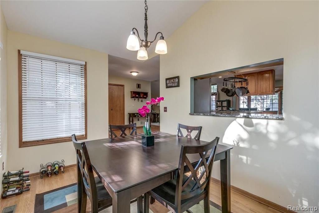 817 Wilwood Road Rochester Hills, MI 48309 - Photo 15 of 44