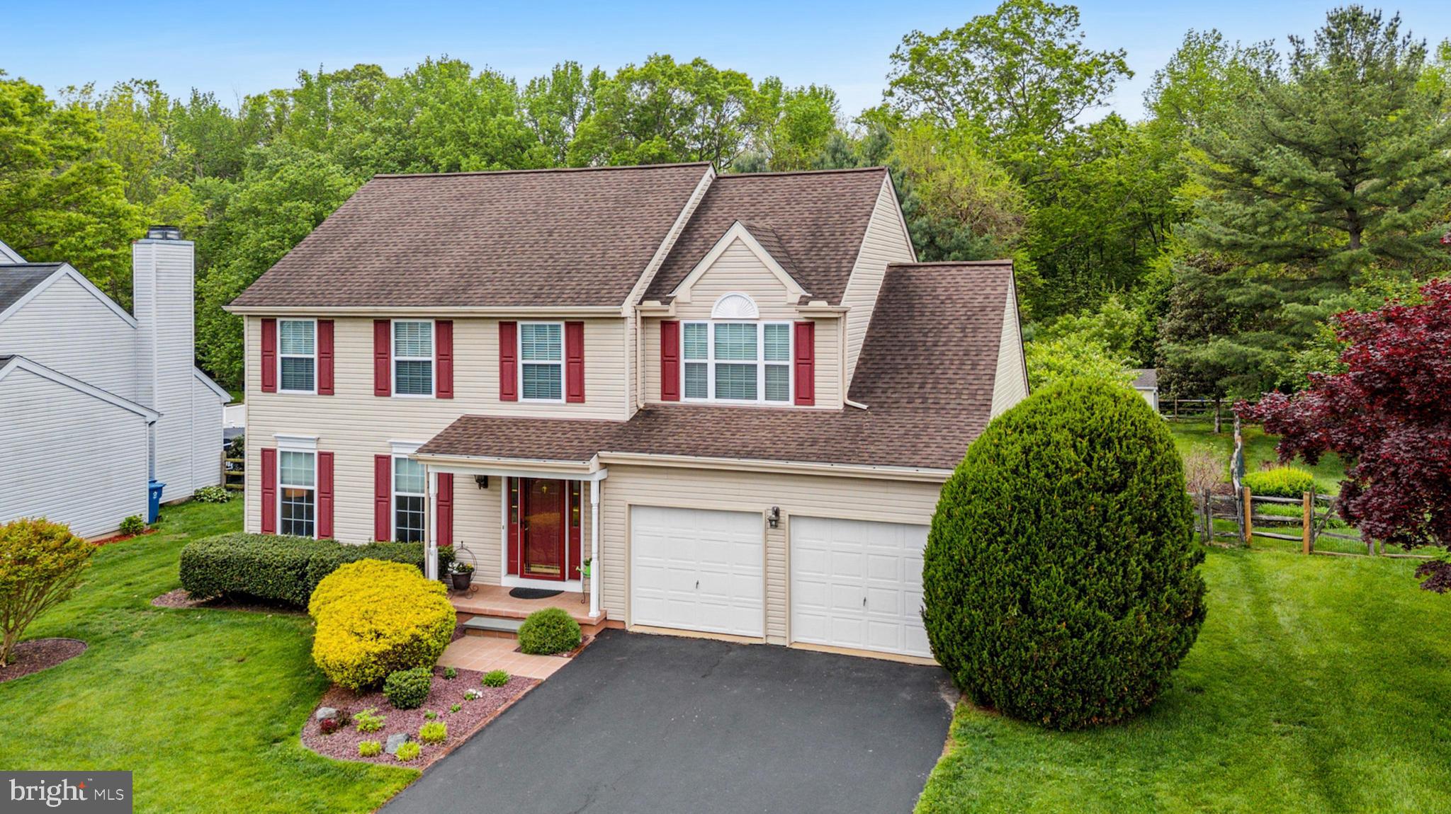 24 Oakview Drive Newark, DE 19702 - Photo 37 of 39 a front view of a house with garden