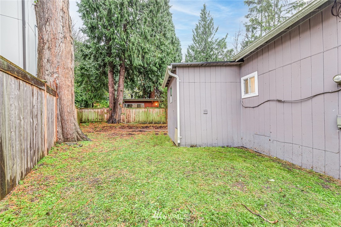 2426 Wickstrom Place Southwest Seattle, WA 98116 - Photo 17 of 25