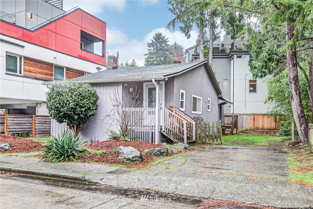 2426 Wickstrom Place Southwest Seattle, WA 98116 - Photo 19 of 25