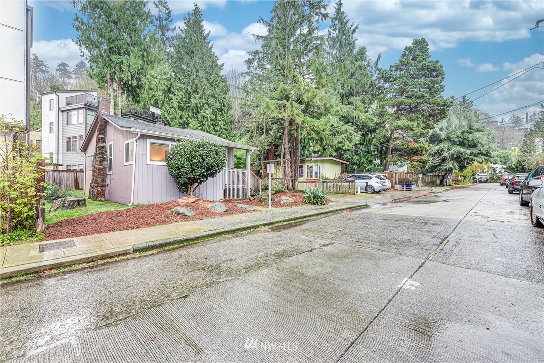 2426 Wickstrom Place Southwest Seattle, WA 98116 - Photo 20 of 25