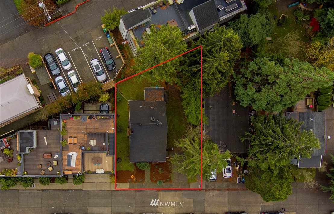 2426 Wickstrom Place Southwest Seattle, WA 98116 - Photo 21 of 25