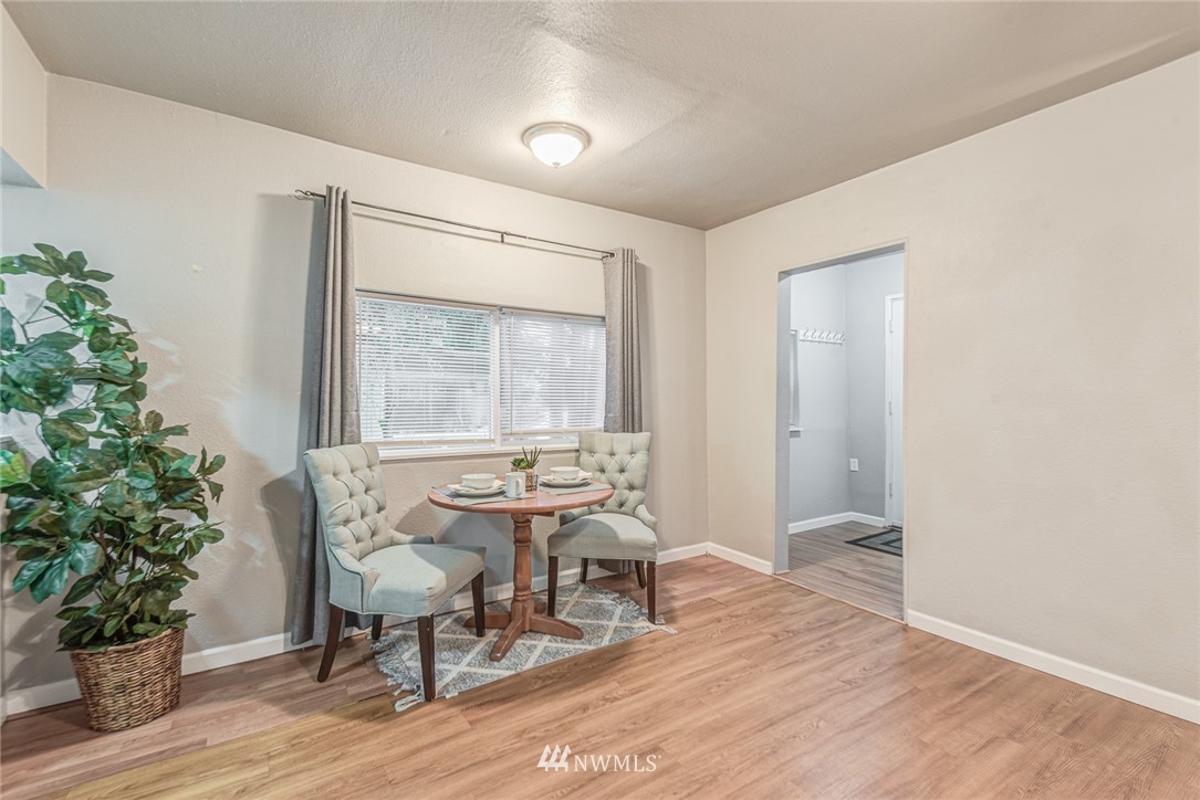 2426 Wickstrom Place Southwest Seattle, WA 98116 - Photo 7 of 25