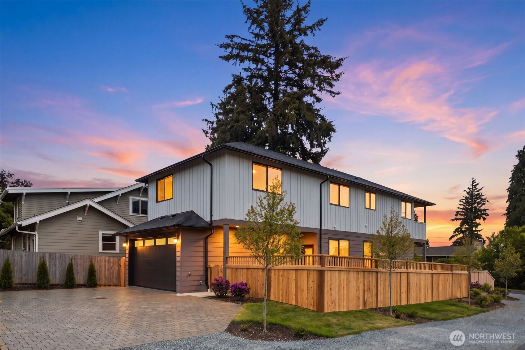 10202 44th Avenue Southwest Seattle, WA 98146 - Photo 3 of 35