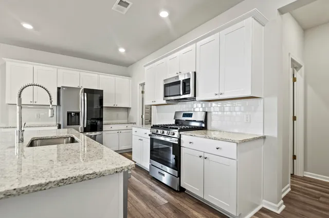 $2,550 | 2107 Longhorn Lane, Summerville, SC 29485