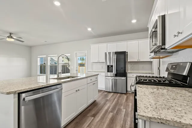 $2,550 | 2107 Longhorn Lane, Summerville, SC 29485