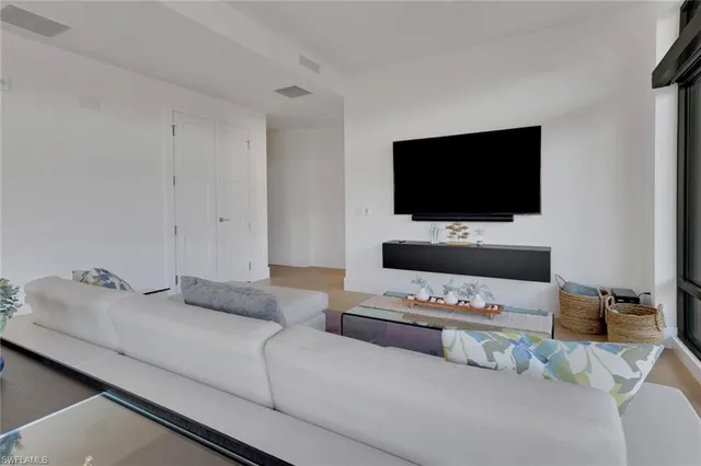 $1,970,000 | 850 Central Avenue, Unit 205, Naples, FL 34102