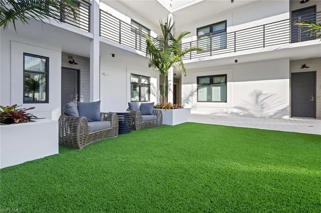 $1,970,000 | 850 Central Avenue, Unit 205, Naples, FL 34102