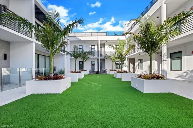 $1,970,000 | 850 Central Avenue, Unit 205, Naples, FL 34102