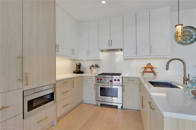 $1,970,000 | 850 Central Avenue, Unit 205, Naples, FL 34102