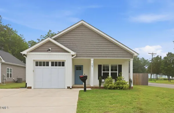 $294,700 | 709 South Pollock Street, Selma, NC 27576