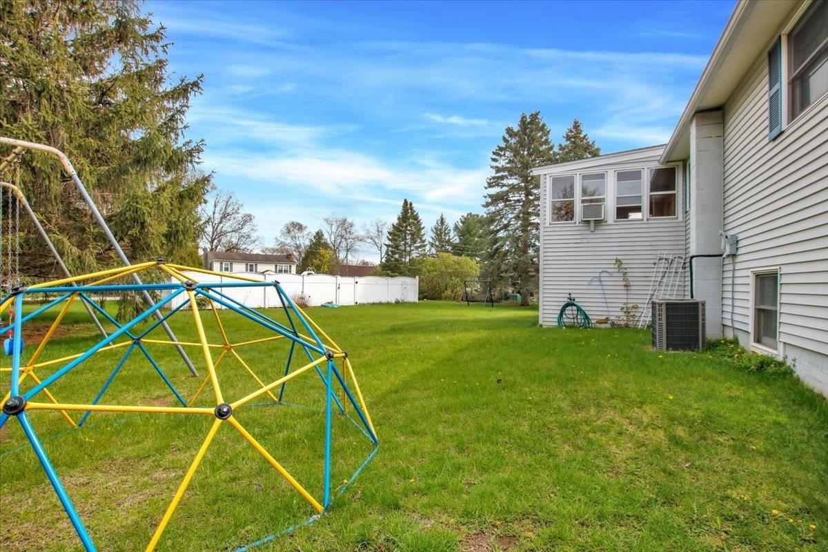 72 Al Shir Road Colchester, VT 05446 - Photo 7 of 40 Gallery Image 7