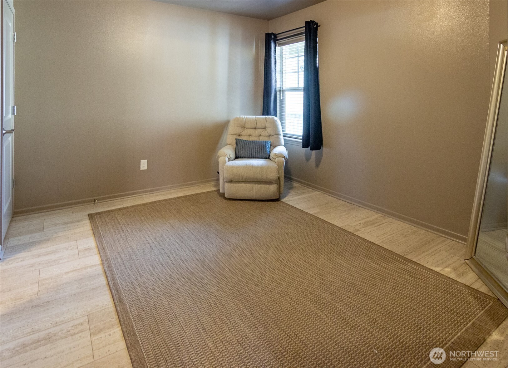 5686 Correll Drive, Unit 101 Ferndale, WA 98248 - Photo 18 of 22 a hallway with a window