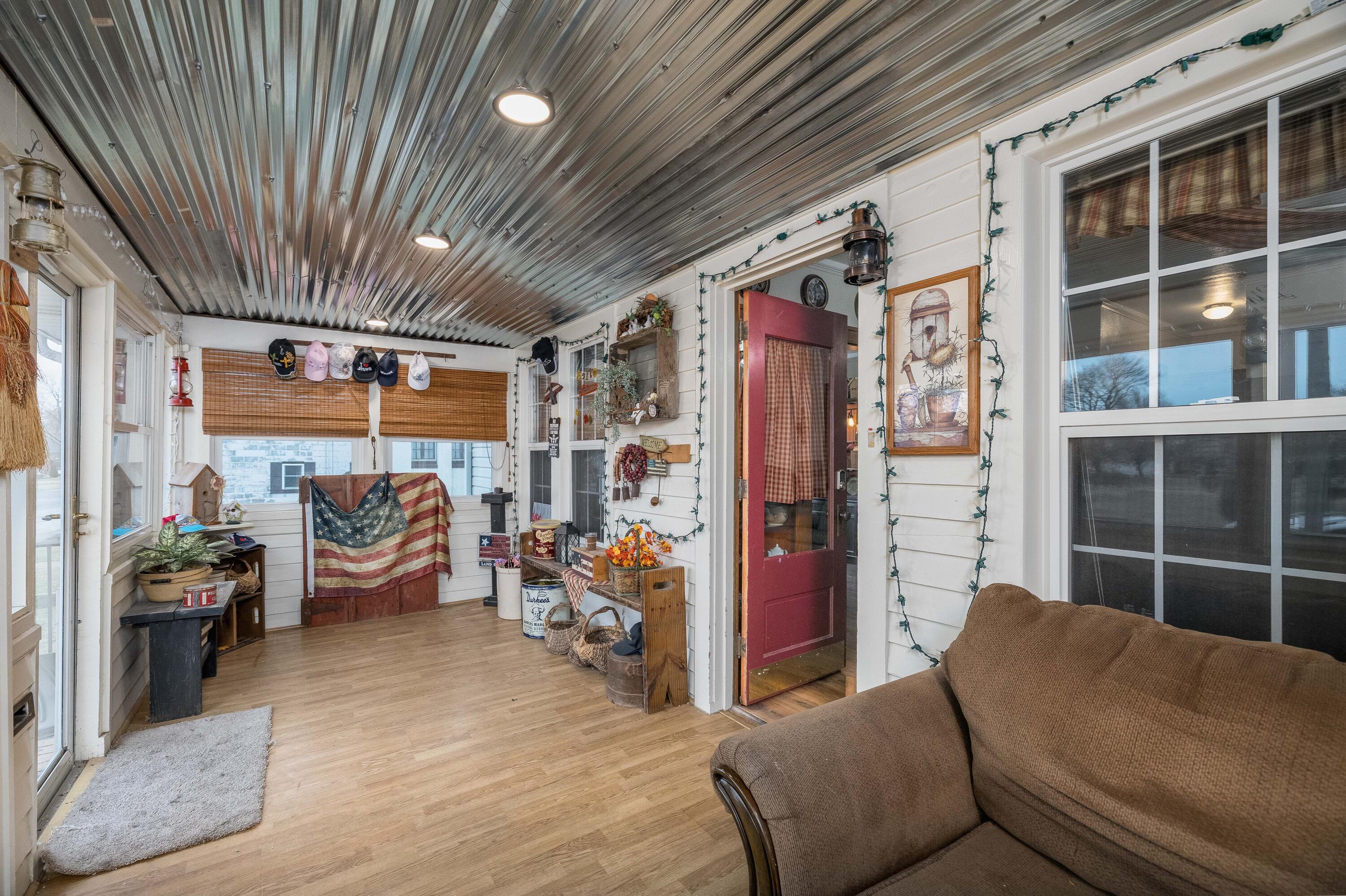 313 East Graham Street Kentland, IN 47951 - Photo 2 of 47 3000x1998