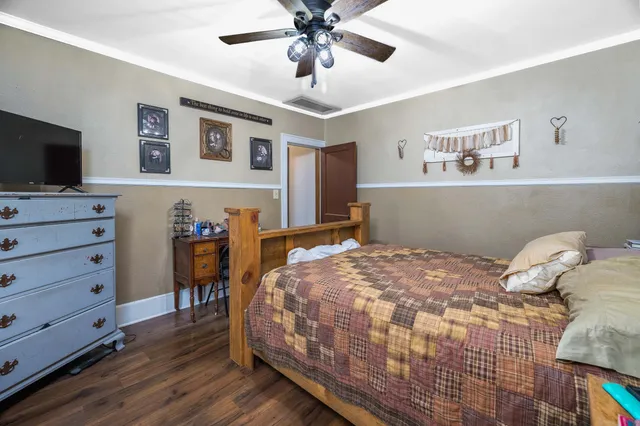 $210,000 | 313 East Graham Street, Kentland, IN 47951