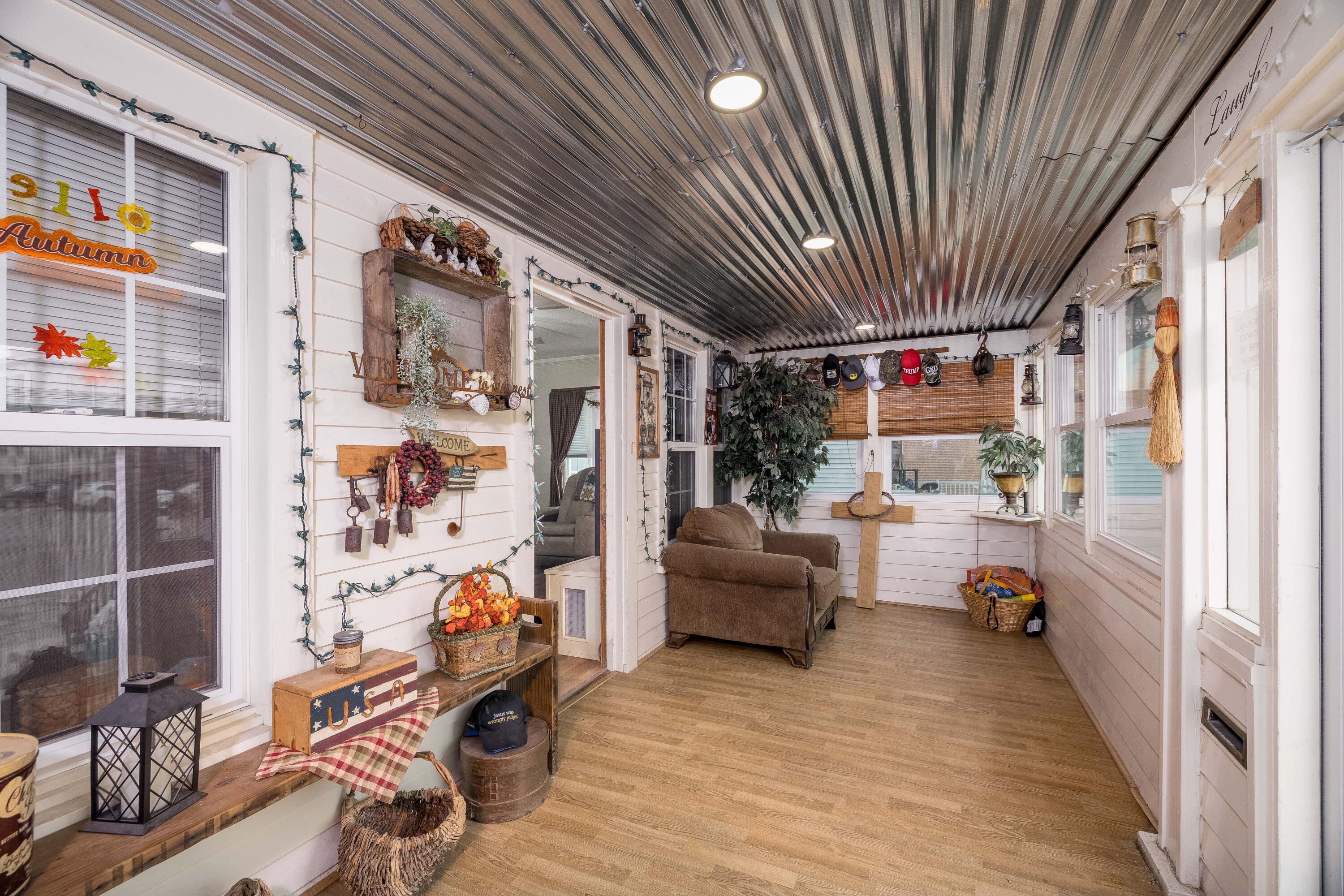 313 East Graham Street Kentland, IN 47951 - Photo 3 of 47 3000x2000