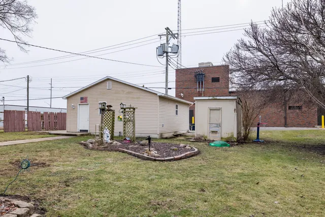 $210,000 | 313 East Graham Street, Kentland, IN 47951