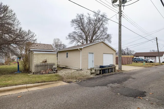 $210,000 | 313 East Graham Street, Kentland, IN 47951