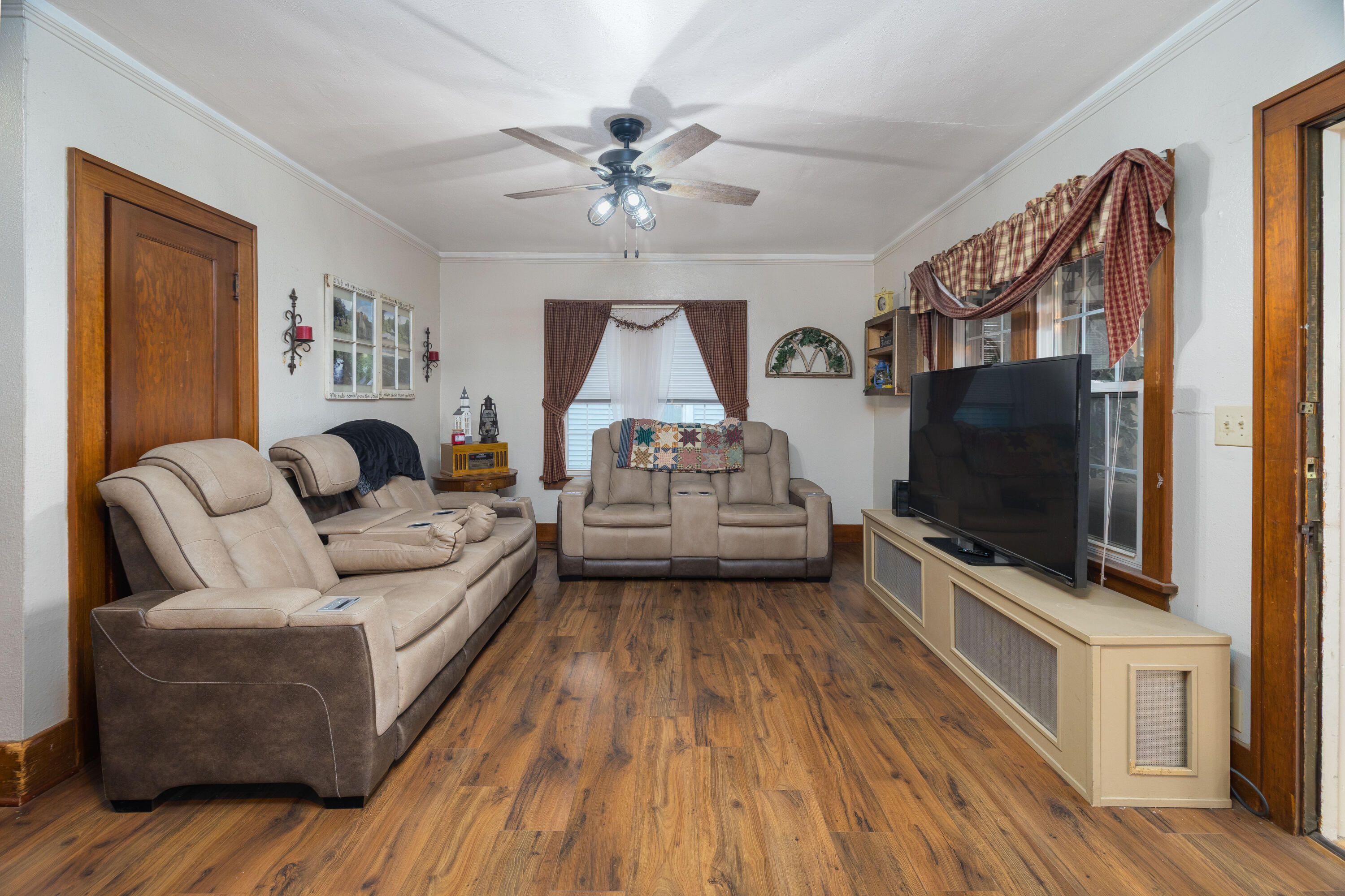 313 East Graham Street Kentland, IN 47951 - Photo 5 of 47 3000x2000