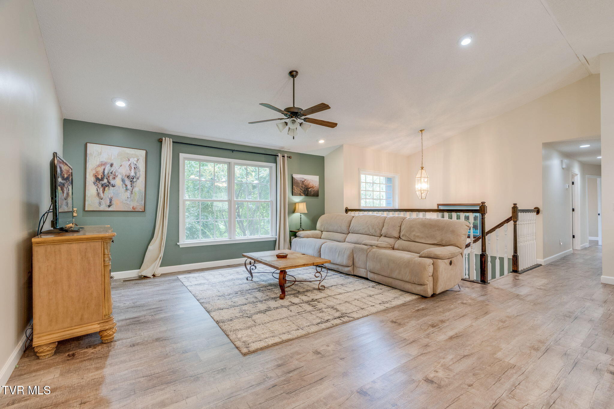 2937 Forest View Road Kingsport, TN 37660 - Photo 8 of 52 007