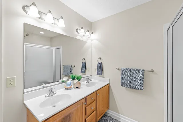 $379,900 | 206 Red Oaks Drive, Staunton, VA 24401