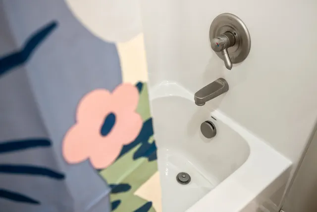 $379,900 | 206 Red Oaks Drive, Staunton, VA 24401