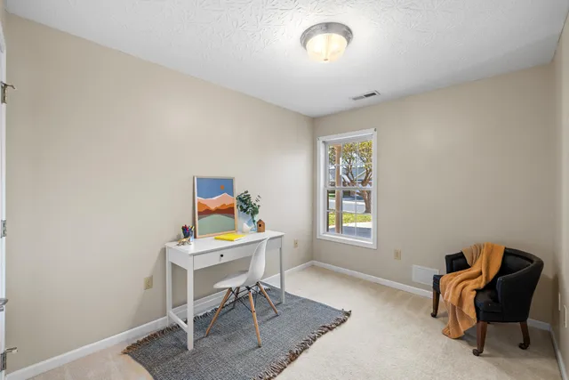 $379,900 | 206 Red Oaks Drive, Staunton, VA 24401