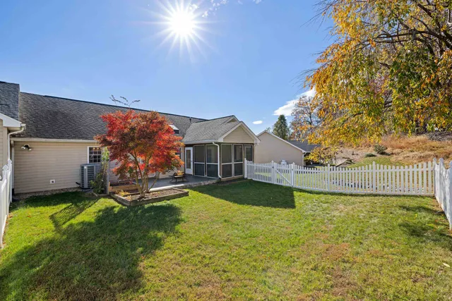 $379,900 | 206 Red Oaks Drive, Staunton, VA 24401