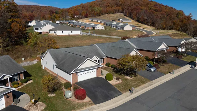 $379,900 | 206 Red Oaks Drive, Staunton, VA 24401