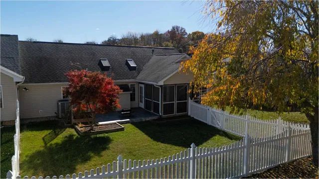 $379,900 | 206 Red Oaks Drive, Staunton, VA 24401