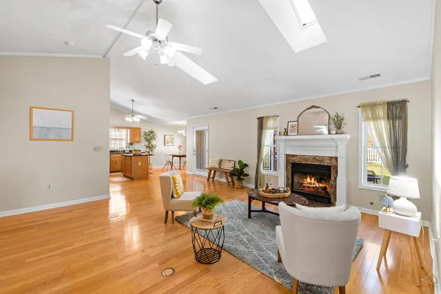 $379,900 | 206 Red Oaks Drive, Staunton, VA 24401