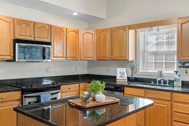 $379,900 | 206 Red Oaks Drive, Staunton, VA 24401