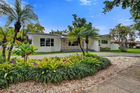 $1,295,000 | 18641 Northeast 21st Avenue, Miami, FL 33179