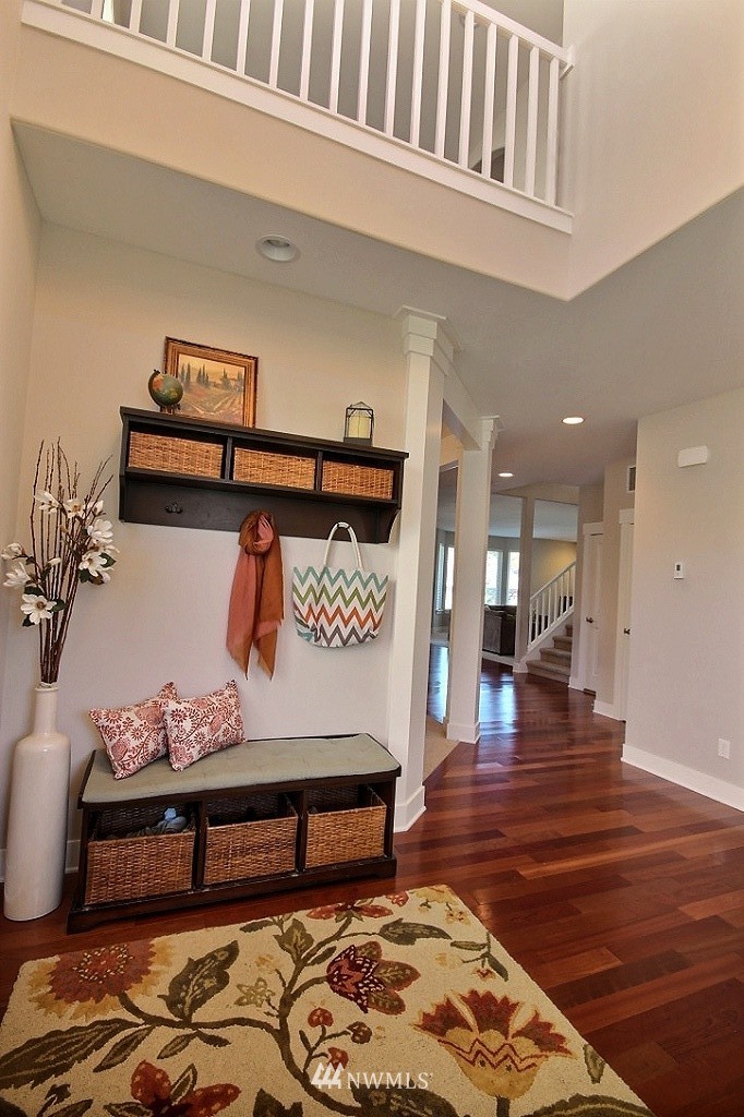 982 Jericho Place Northeast Renton, WA 98059 - Photo 2 of 24
