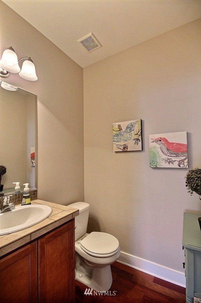 982 Jericho Place Northeast Renton, WA 98059 - Photo 9 of 24