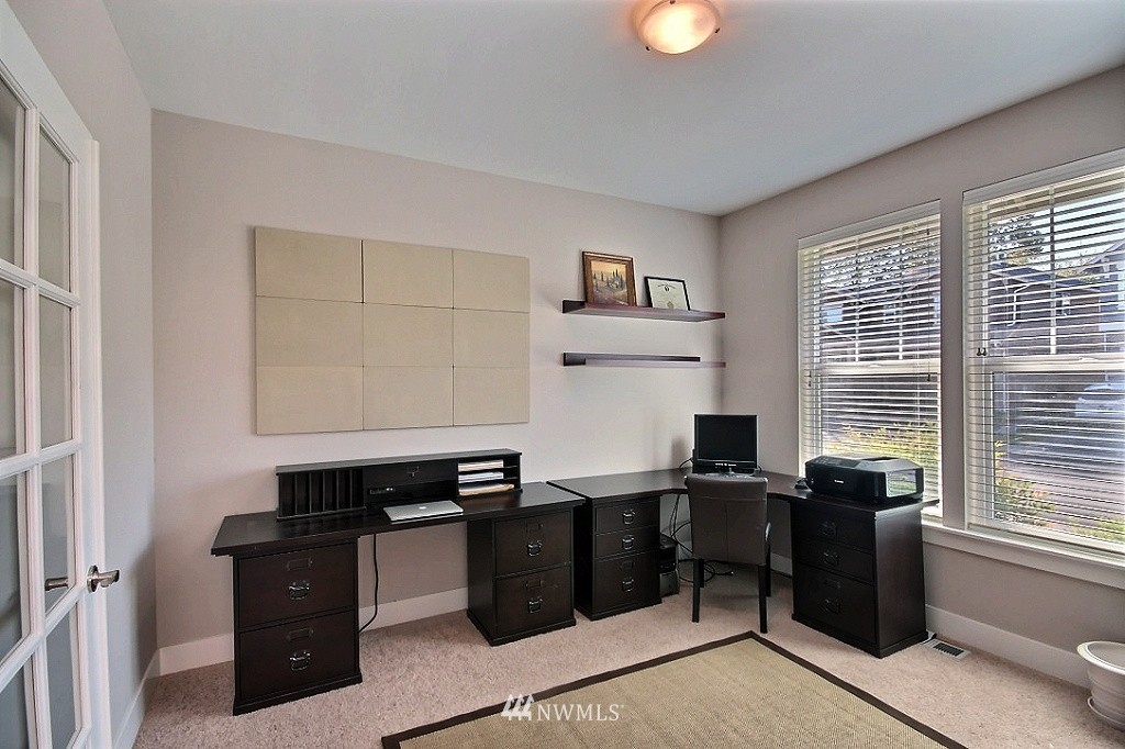 982 Jericho Place Northeast Renton, WA 98059 - Photo 10 of 24